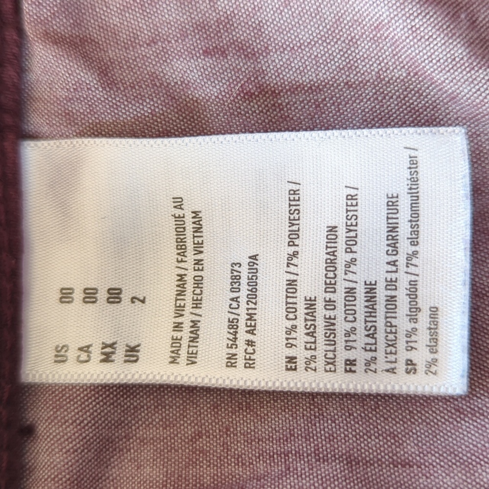 AEO Super Stretch Hi Rise Frayed Hem Shortie Cut Off Mom Shorts 00 Burgundy - Picture 5 of 13